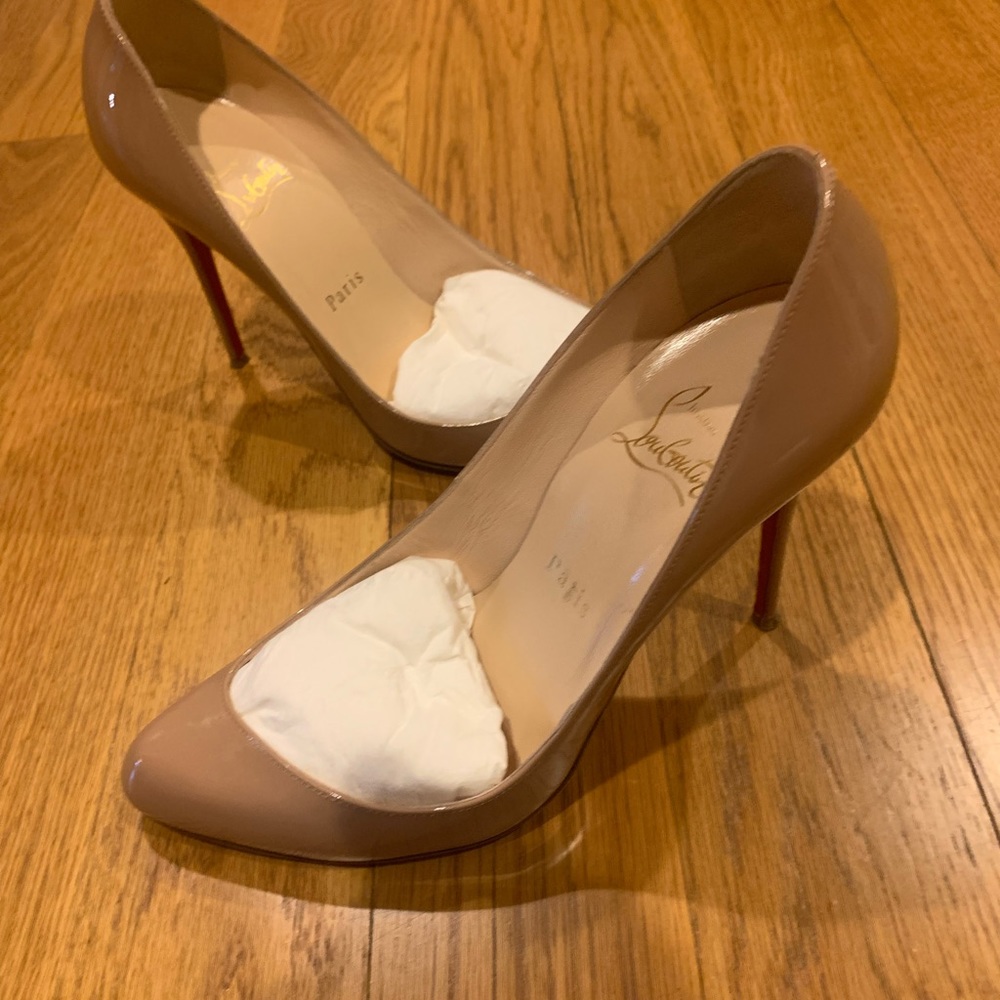 Louboutin Nude Patent Stiletto Pumps Sz 37.5 WORN ONCE! Gorgeous toe cleavage!